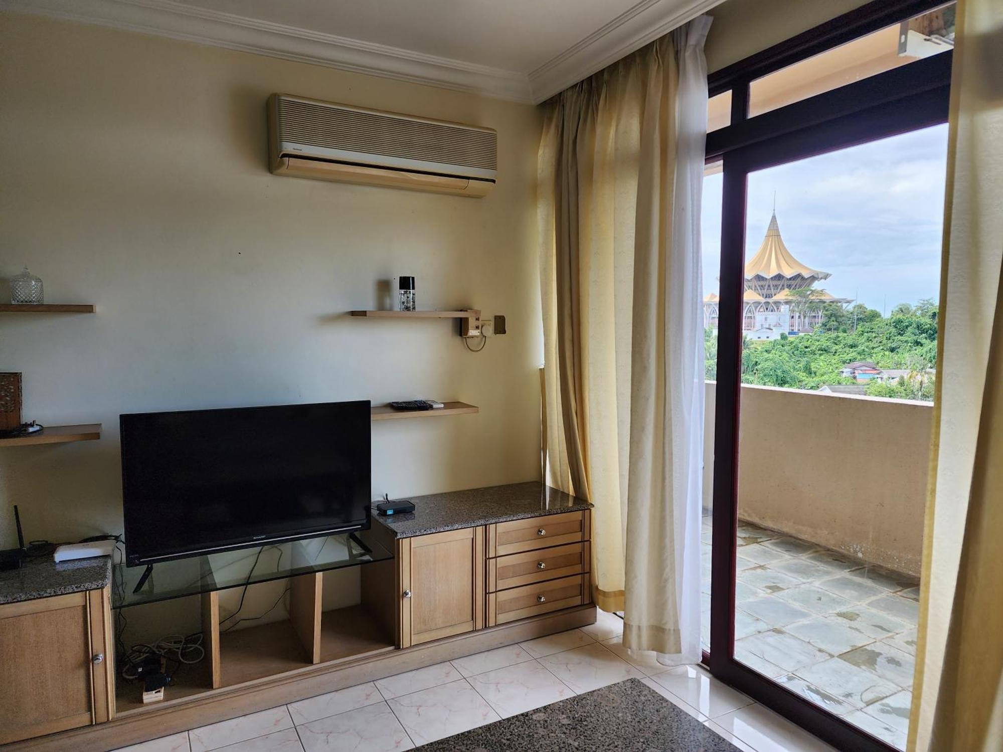 Riverbank Suites Kuching Waterfront Экстерьер фото
